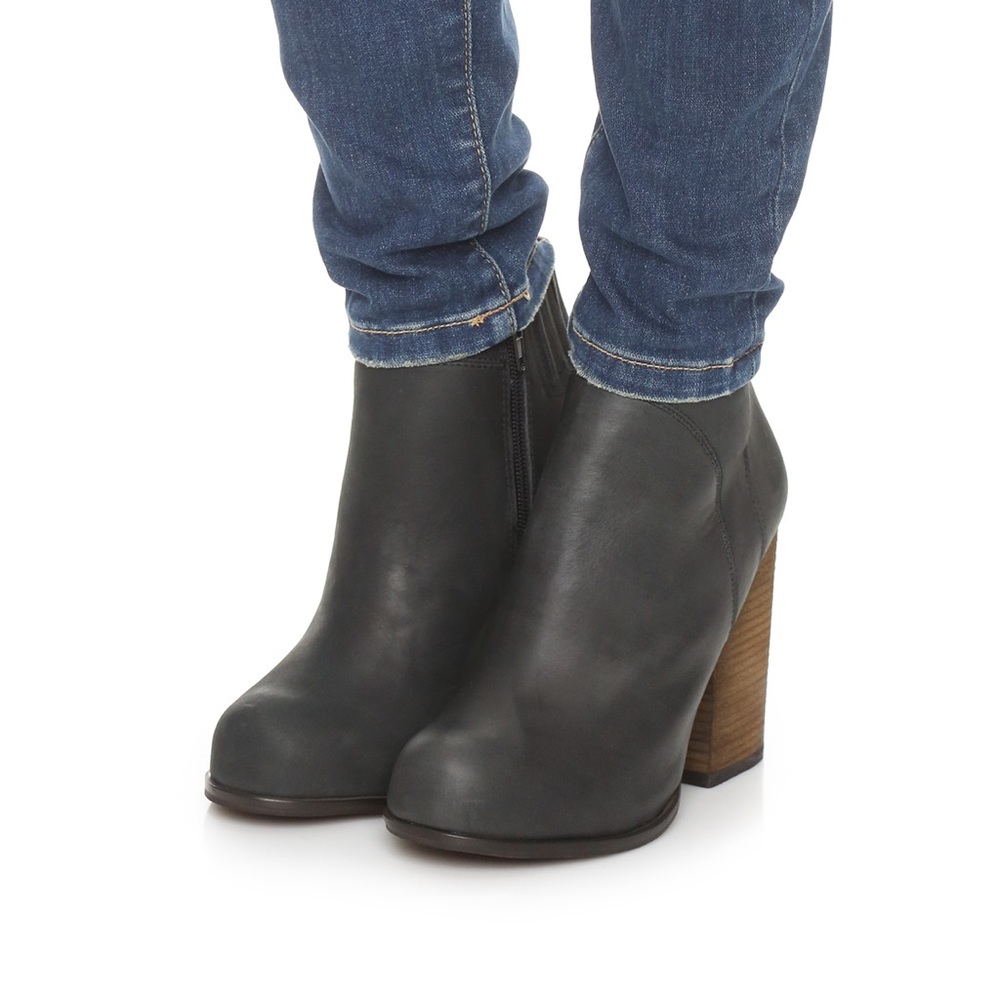 Jefferey Campbell Hanger booties size 7.5